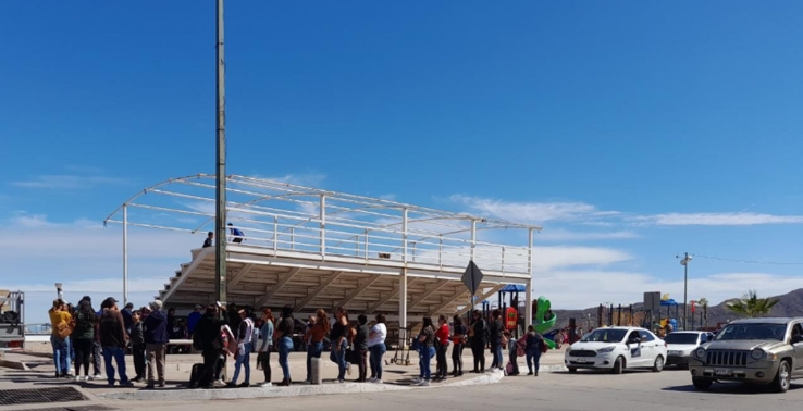 En Guaymas Se acaban tallas grandes de uniformes
