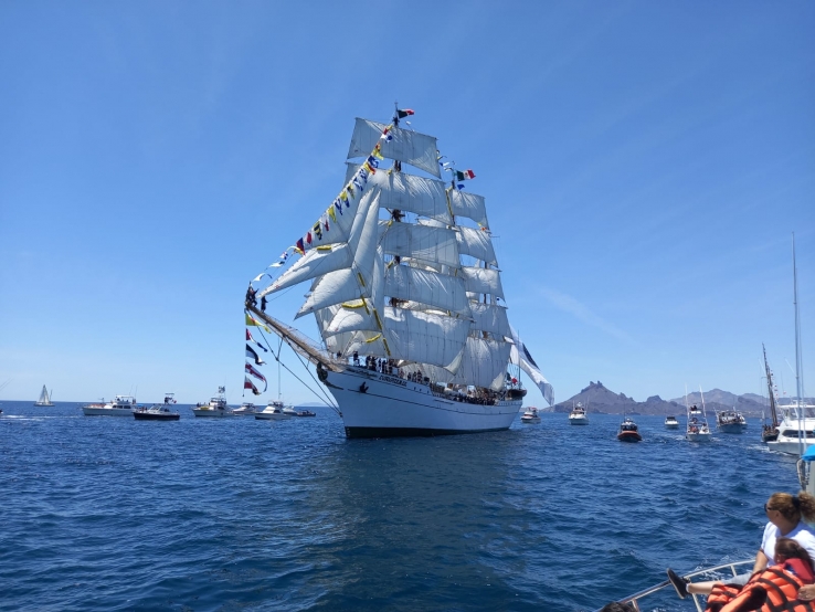Visita “Cuauhtémoc” a San Carlos