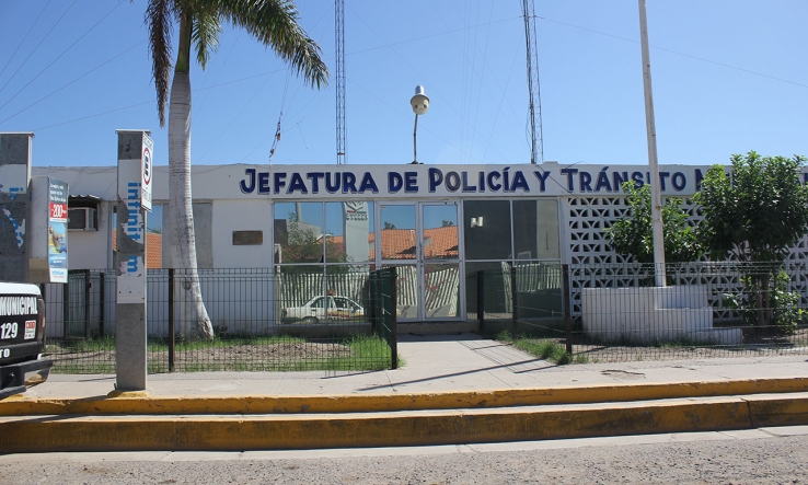POR ALTERAR EL ORDEN   Llevan a Seguridad Pública a “El Huesos”