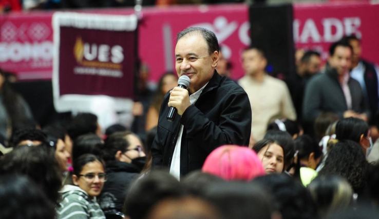 Durante este año Destinarán 612 mdp a entrega de becas