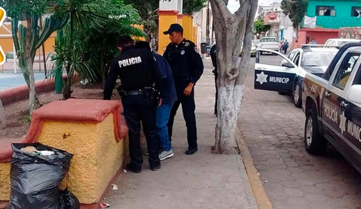 POR QUERER LESIONAR A SU EXPAREJA  Detienen a celoso hombre