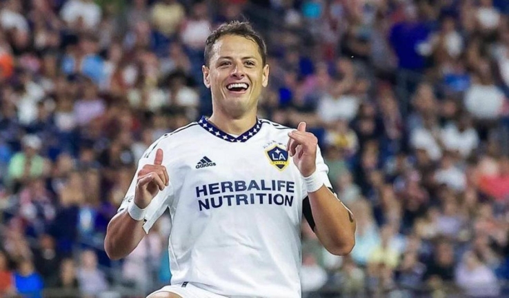 &quot;HACE DOS AÑOS DIJERON QUE ESTABA ACABADO&quot; Celebra “Chicharito” su mejor campaña goleador
