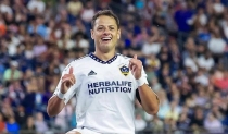 &quot;HACE DOS AÑOS DIJERON QUE ESTABA ACABADO&quot; Celebra “Chicharito” su mejor campaña goleador