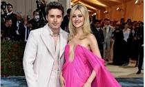 Brooklyn Beckham se hace enorme y muy romántico tatuaje en honor a Nicola Peltz     El fotógrafo compartió en redes sociales el nuevo diseño que se hizo en el cuerpo