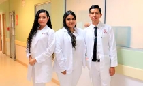 Prestan servicio médico