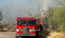 Elementos de Bomberos Controlan incendio en el parque La Sauceda
