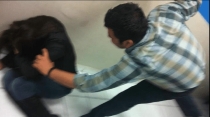 Intenta lesionar a mujer