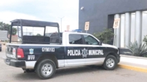 Se registra choque de pick ups
