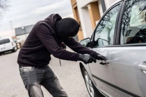 EN SAN CARLOS  Roban en interior de vehículo