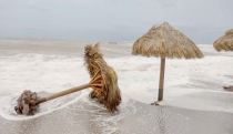 EN LA PLAYA DE MIRAMAR  Se podría usar equipo de playa incluyente: Alcaldesa Karla Córdova