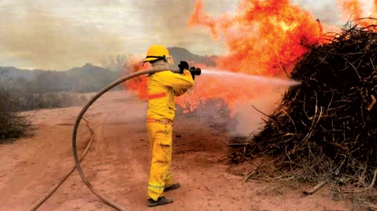 Se incendia lote baldío en Centinela