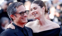CON DOS FOTOS INÉDITAS  Pareja de Gael García lo felicita por su cumpleaños