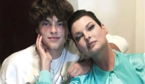Augustin, hijo de Linda Evangelista e hijastro de Salma Hayek, cumplió 16 años