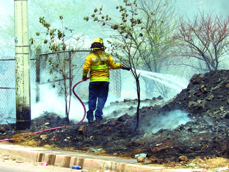 Se incendia predio en la calle 25
