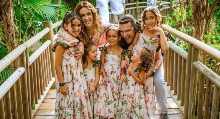 La “terrorífica” decoración de Jacky Bracamontes y sus hijas para Halloween