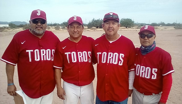 Embisten Toros a Bernal