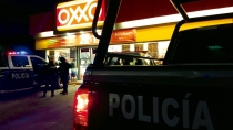 Asaltan Oxxo en avenida Serdán
