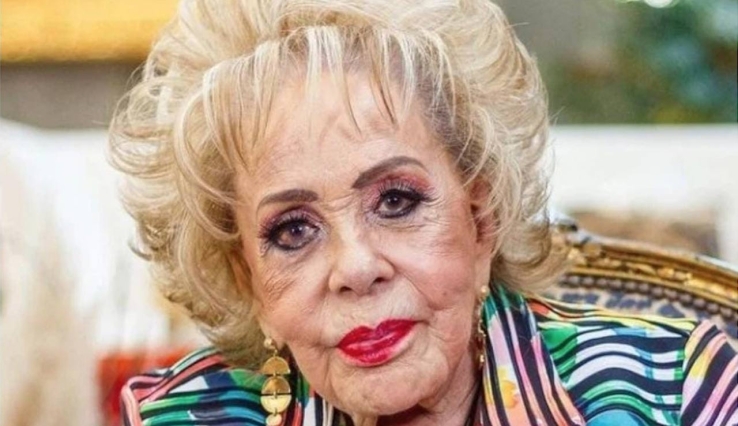 Silvia Pinal regresó a la primaria donde estudió y así fue el emotivo momento
