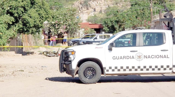 EN EMPALME Acribillan a policía