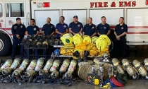    Apoyan a Bomberos con donativo