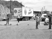 EN DOS OCASIONES Vecinos de Fátima bloquea carretera
