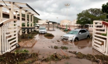 Se registran inundaciones en Terminal de Pemex