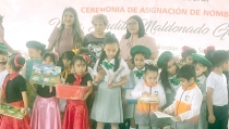 Reconocen a maestra guaymense
