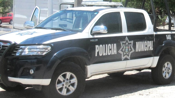 AL SUR DE EMPALME  Dejan cuerpo decapitado en puente