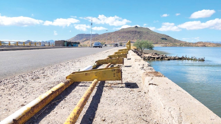 Se derrumba Puente Douglas