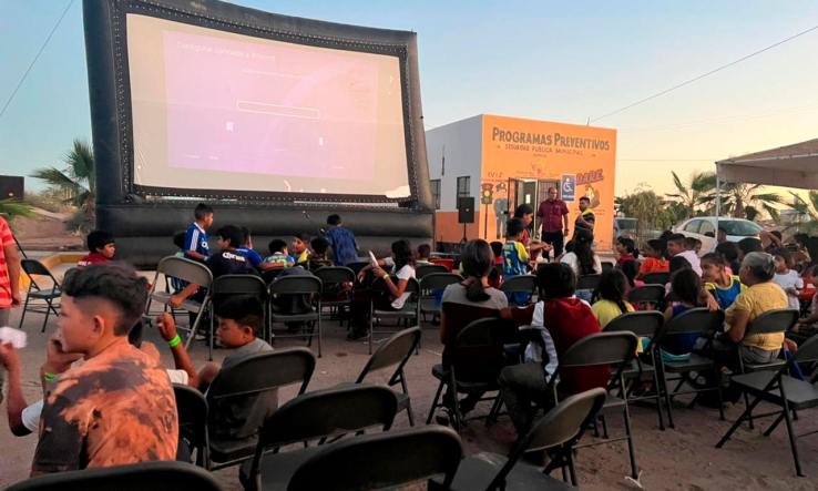 A LA PESQUEIRA  Llevan &#039;Cine a tu Colonia&#039;