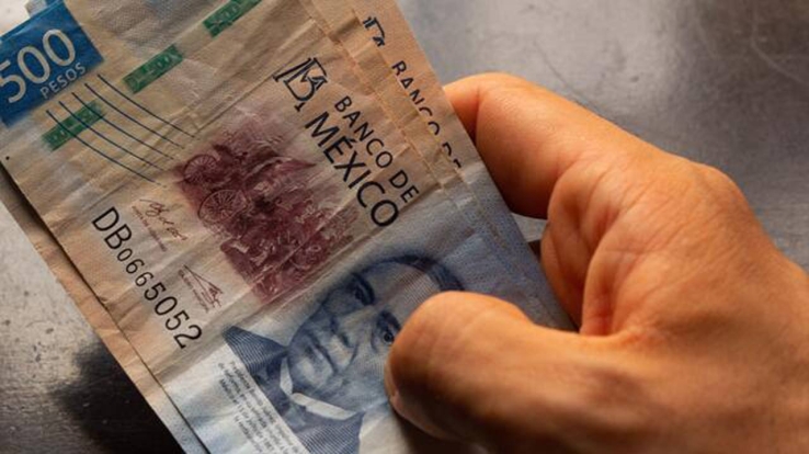 AL INVADIR CARRIL Ocasiona choque de vehículos
