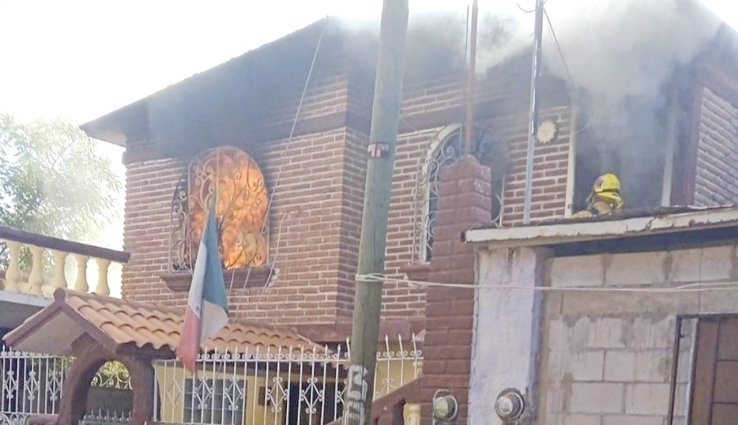 TRAS INCENDIO  Severos daños en vivienda