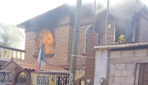TRAS INCENDIO  Severos daños en vivienda