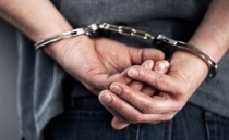 EN EL CENTRO Arrestan a individuo que agredió a joven