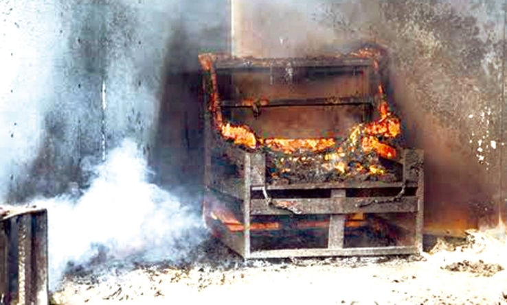 EN GUAYMAS NORTE  Atienden conato de incendio