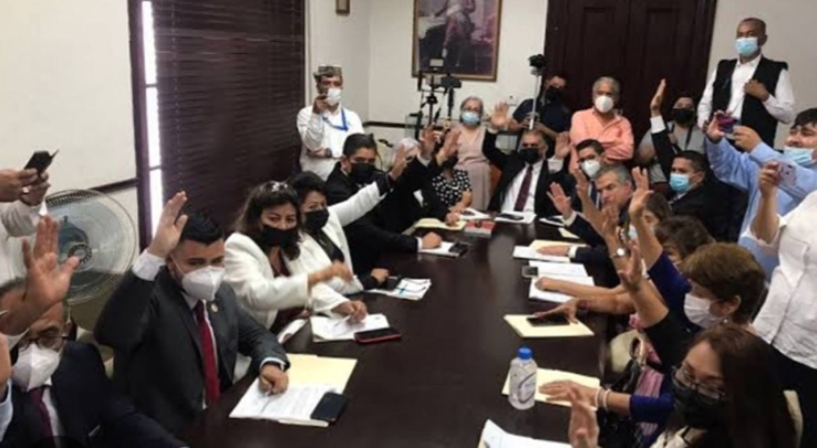 Regidoras y regidores recibirán súper bono decembrino