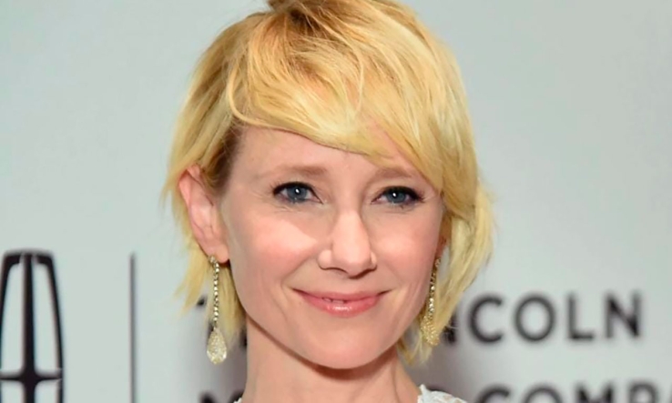 Anne Heche muere a los 53 años, tras aparatoso accidente