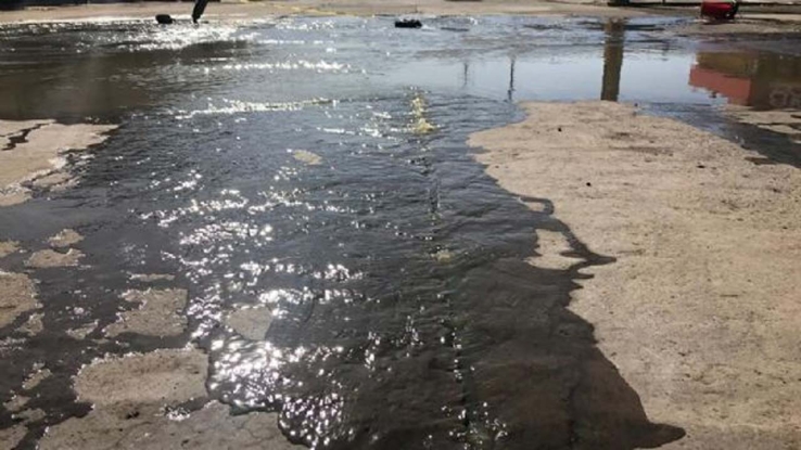 Derrame de aguas negras indigna a guaymenses y genera protestas