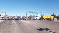 FAMILIARES DE EMPRESARIO DESAPARECIDO  Realizan bloqueo al Norte de Guaymas