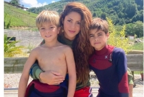 Nueva novia de Piqué ya convive con los hijos de Shakira, aseguran