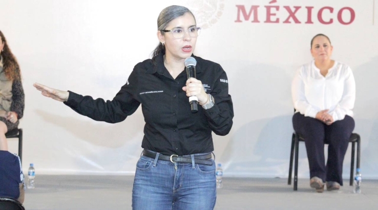 Entregan apoyos a familias damnificadas