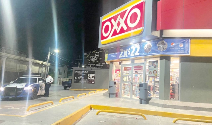 AL NORTE DE GUAYMAS Malvivientes dañan vidrios de tienda de conveniencia