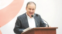 EL GOBERNADOR ALFONSO DURAZO  Celebra ampliación para regularizar autos “chuecos”