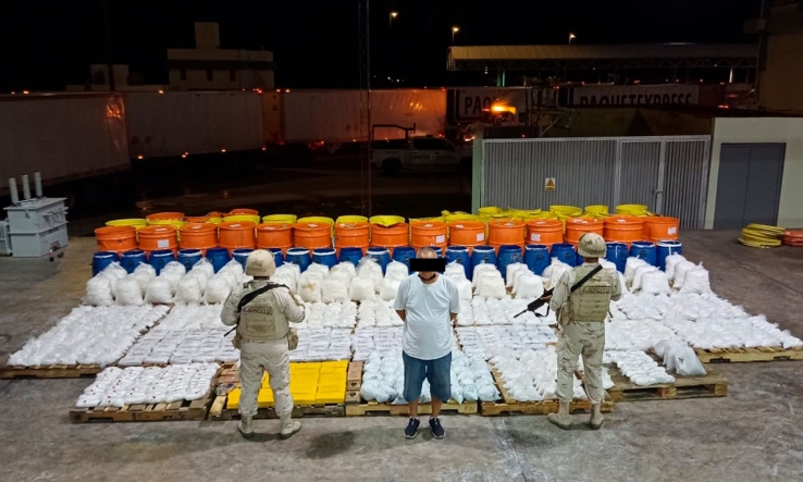 Aseguran tonelada y media de drogas