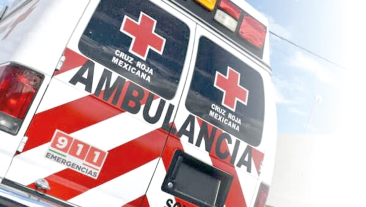 Mujer resulta lesionada en accidente