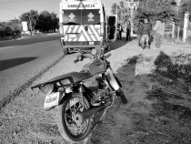 Se cae motociclista