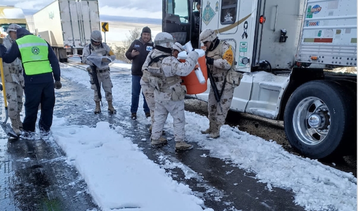 A la altura del Puerto San Luis Mantienen cierre en carretera Sonora Chihuahua
