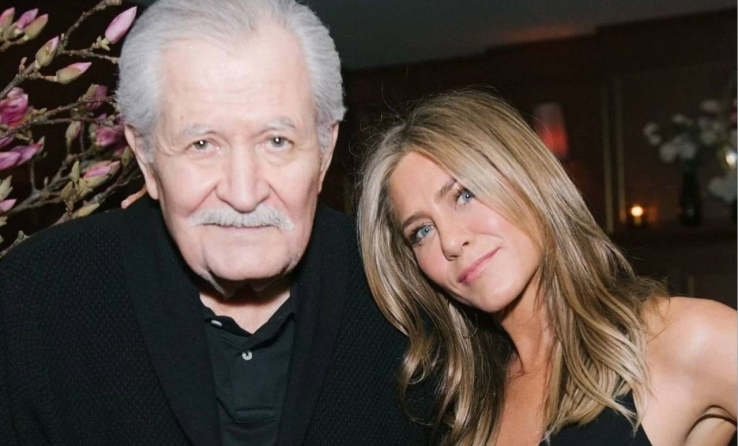 Muere papá de Jennifer Aniston; la actriz le dedica emotivo mensaje