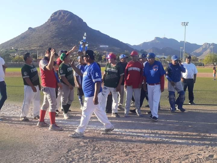 Se alza con el título Villafán