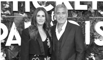 EN TICKET TO PARADISE  Corre peligro de muerte Julia Roberts